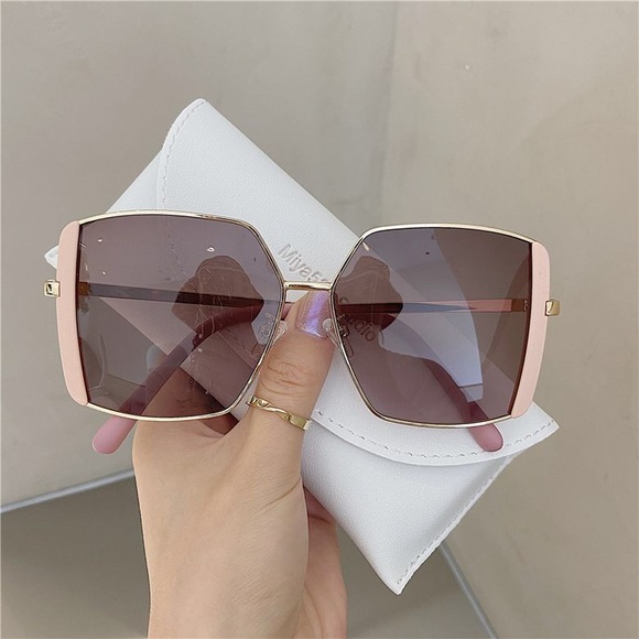 Accessories - Retro sunnies